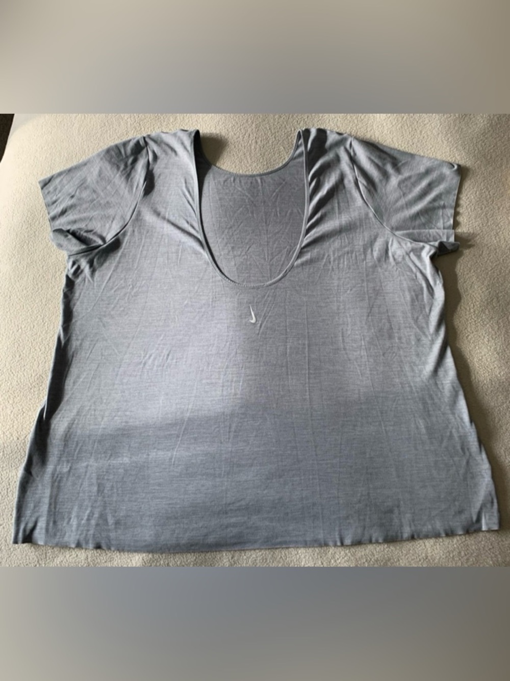 Nike Women's Scoop Neck Short Sleeve Tee in Light Gray